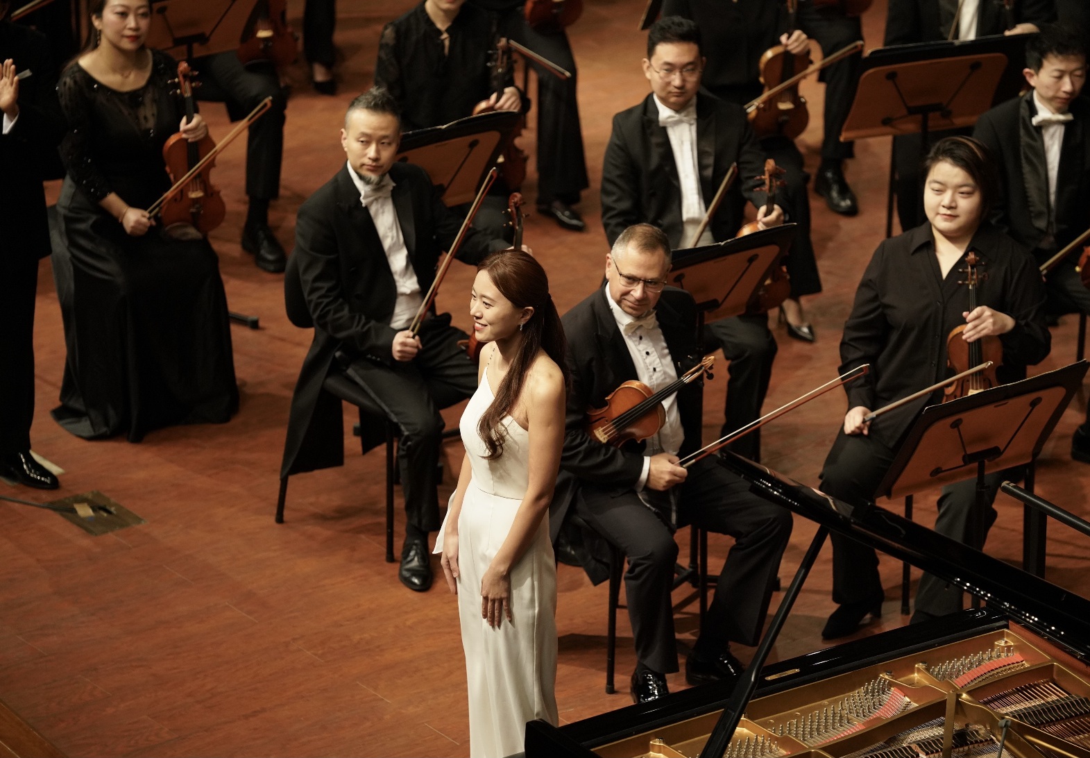 Jimin Han with orchestra
